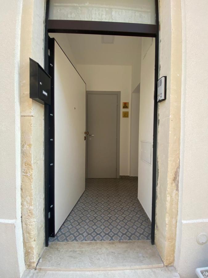Ro Ma - Maria Syracuse
